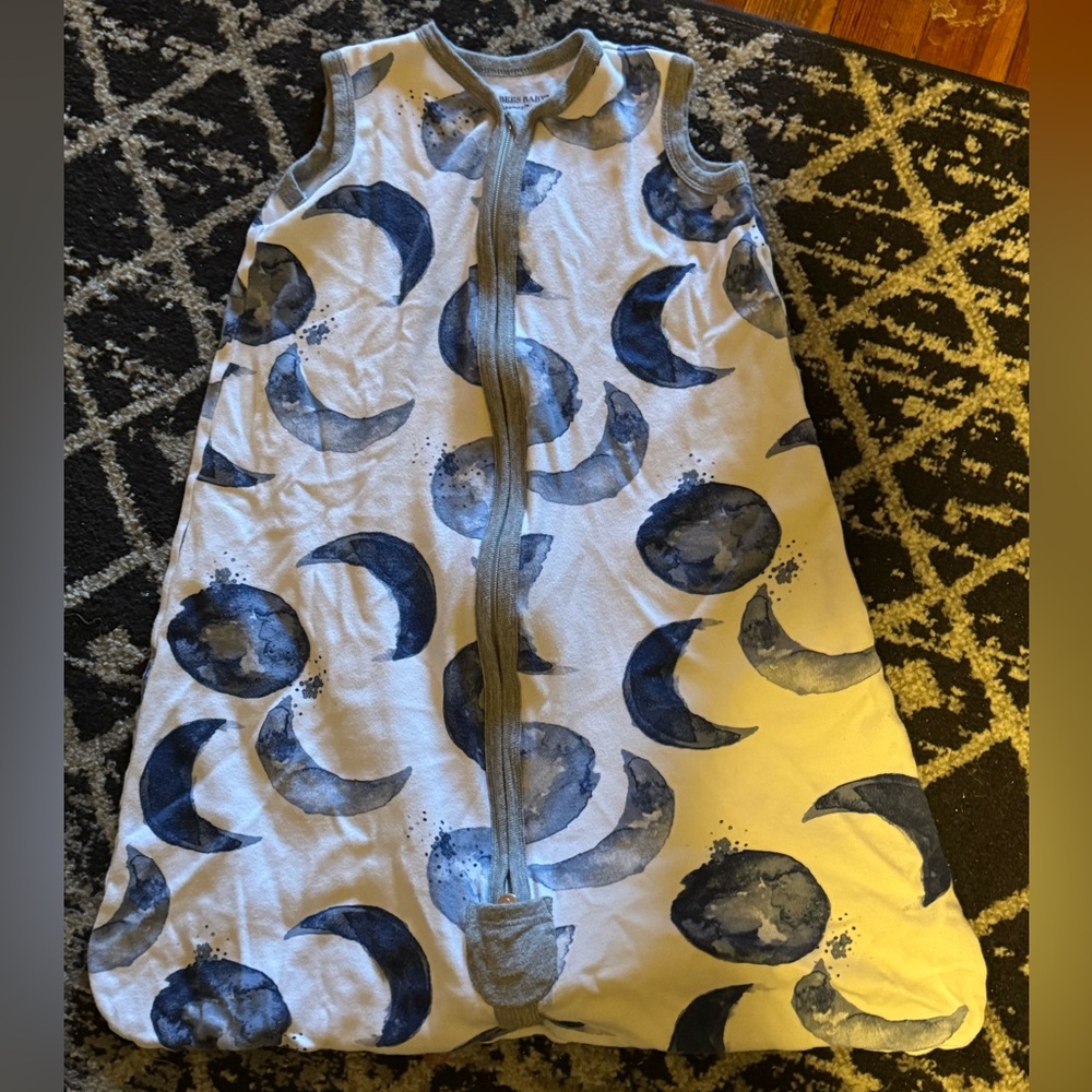 Burt’s bees light weight wearable blanket